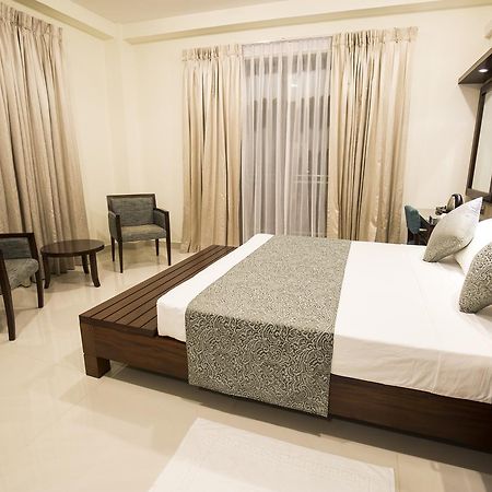 Grand 7 Hotel -Kesbewa Філяндала Екстер'єр фото